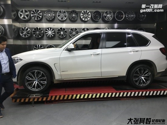 寶馬X5輪轂改裝升級(jí)R20   長(zhǎng)沙大張其轂