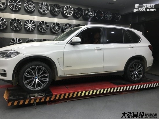 寶馬X5輪轂改裝升級(jí)R20   長(zhǎng)沙大張其轂