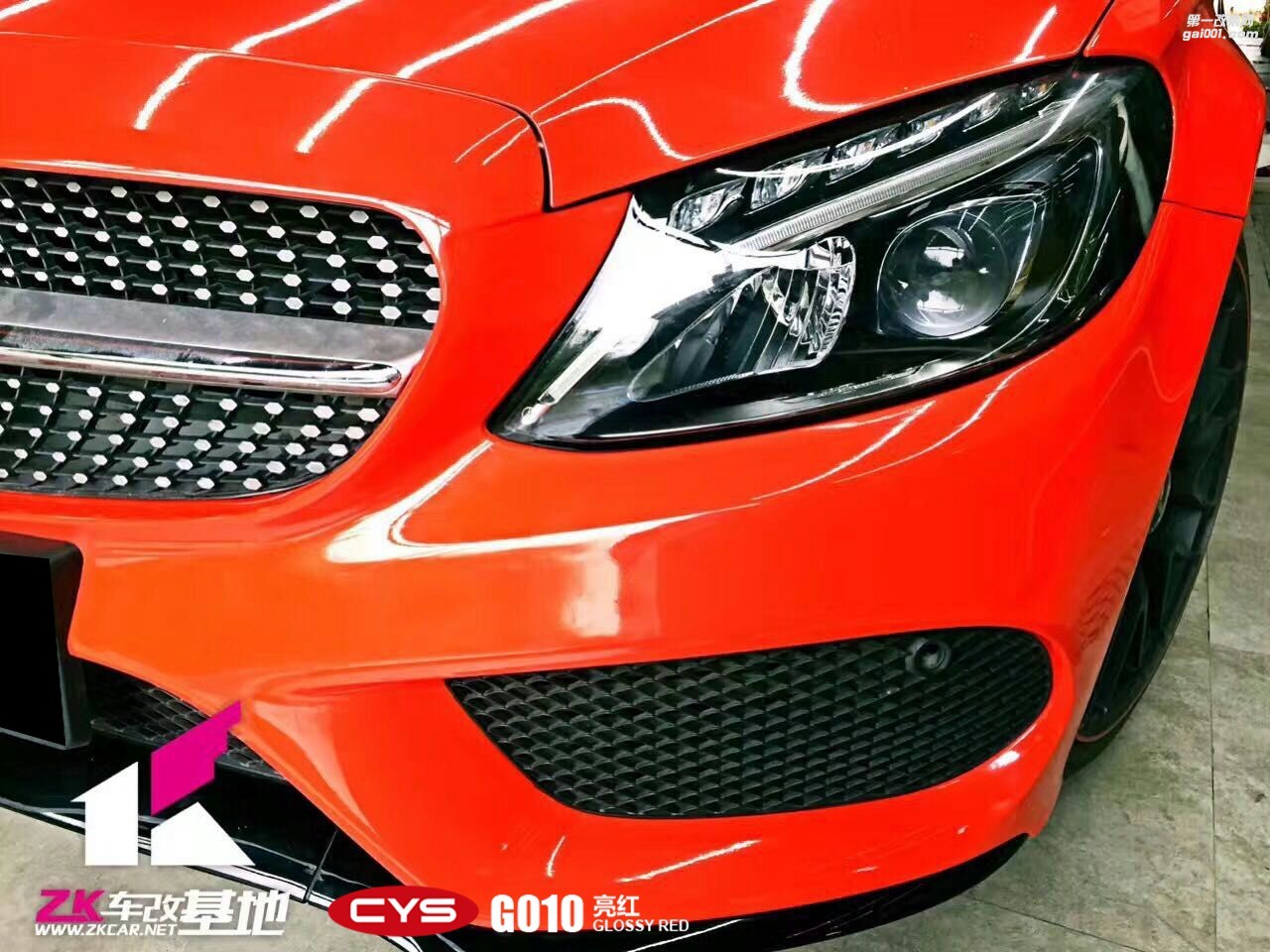 四川成都車衣裳奔馳C200亮紅G010汽車改色貼膜