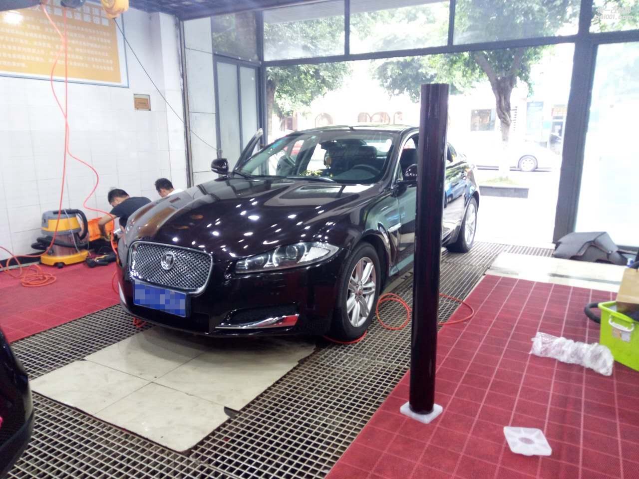 四川成都車衣裳捷豹車身改色貼膜
