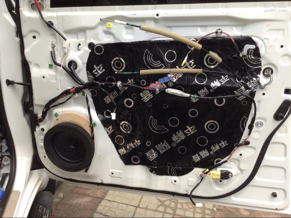 豐田V8汽車音響升級意大利赫茲石家莊鴻翔