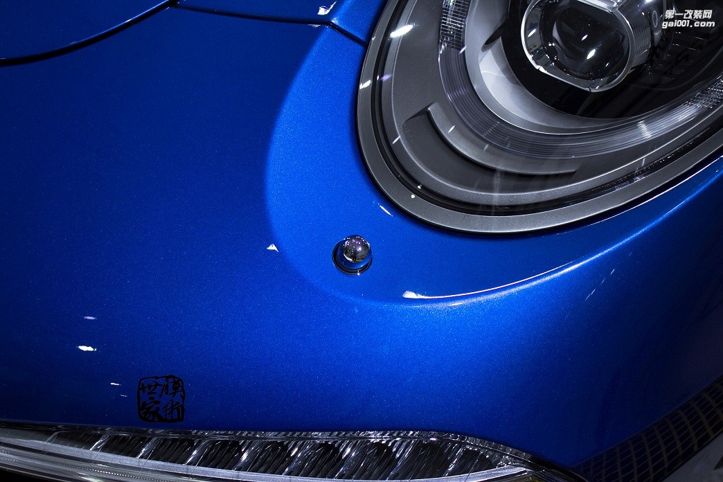 成都新買(mǎi)保時(shí)捷911全車(chē)施工車(chē)身透明膜，隱形車(chē)衣