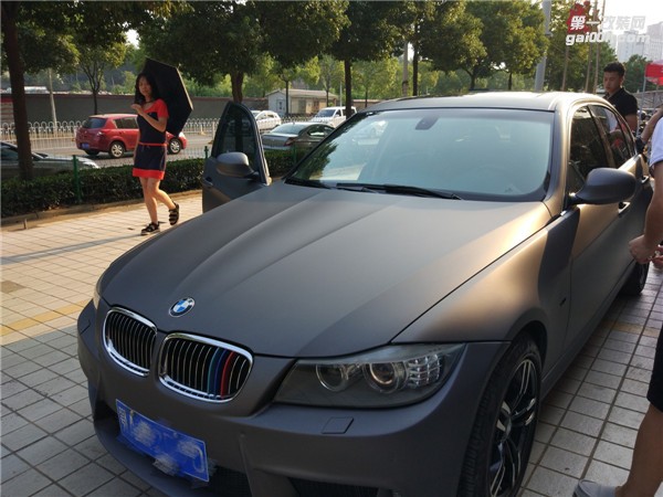 武漢汽車改色寶馬320改艾利金屬亞碳灰效果圖——武漢四季貼膜南湖大道店出品
