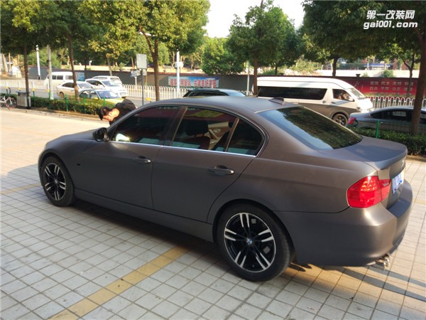 武漢汽車改色寶馬320改艾利金屬亞碳灰效果圖——武漢四季貼膜南湖大道店出品