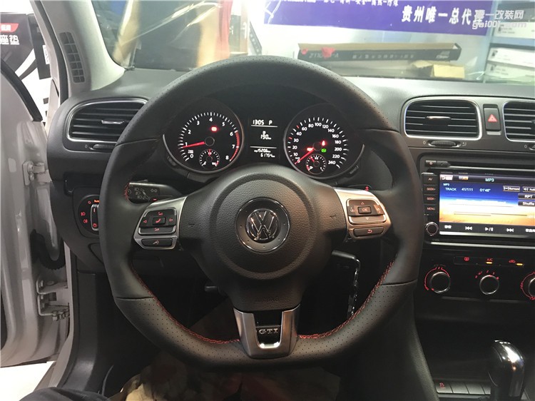高爾夫改裝多功能方向盤 升級(jí)多功能方向盤