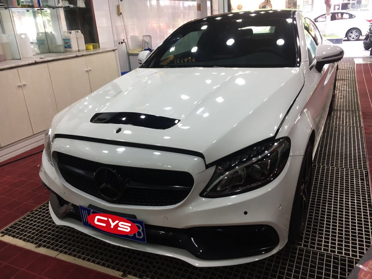 四川成都車(chē)衣裳奔馳C200水晶綠C60汽車(chē)改色貼膜