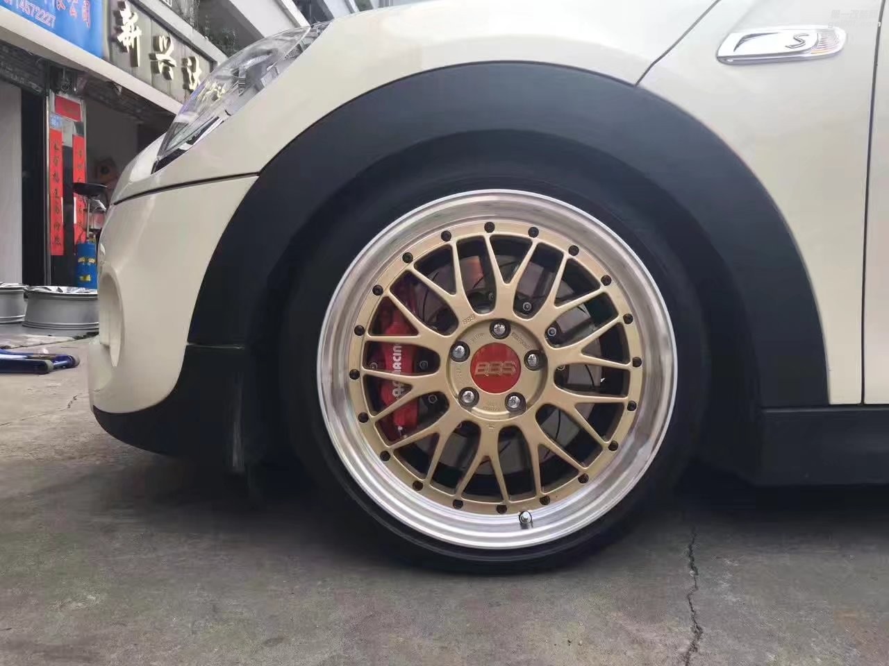 MIini，裝 全新 BBS LM 18寸 ，完工！