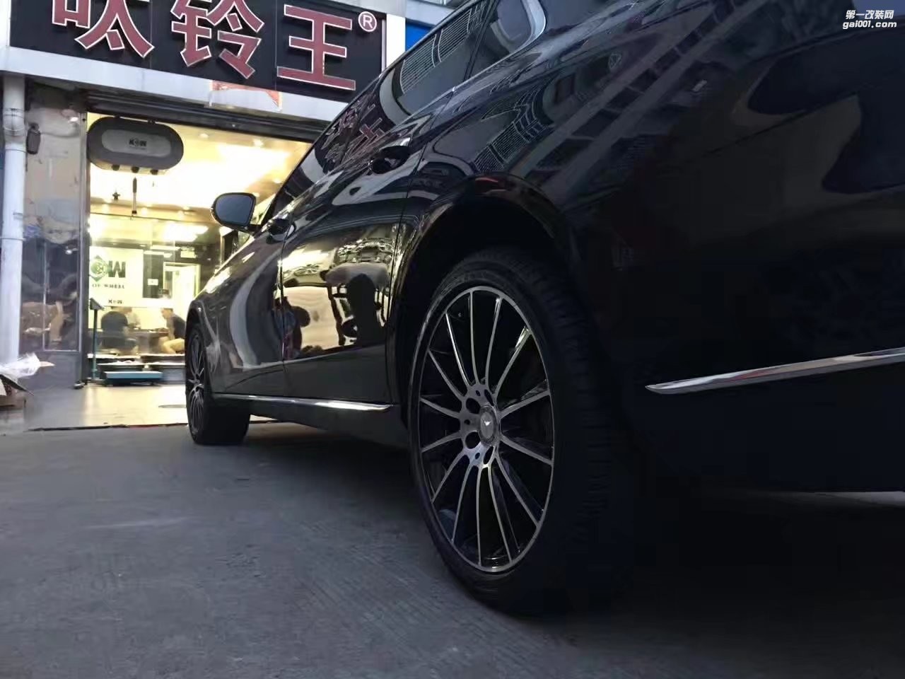 奔馳，換 奔馳 原裝 AMG 完工！