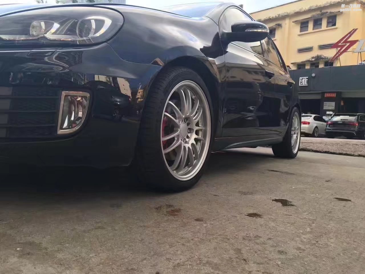 大眾,換 RE30 18寸 完 工 !