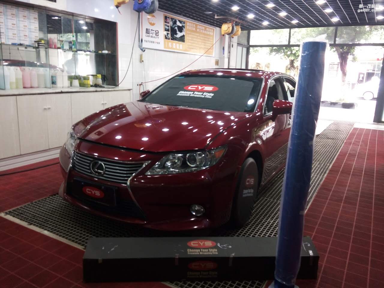 四川成都車(chē)衣裳雷克薩斯ES250電光藍(lán)PM110汽車(chē)改色貼膜