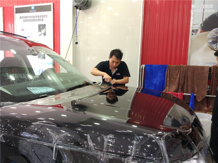 武漢汽車車身透明膜犀牛皮車漆保護(hù)膜路虎攬勝行政牌龍膜G2車漆透明膜施工案例-四季貼膜南湖大道店出品