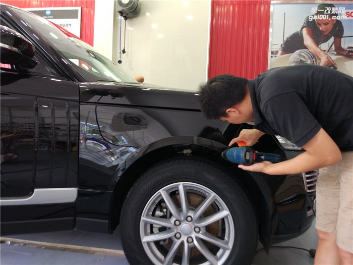 武漢汽車車身透明膜犀牛皮車漆保護(hù)膜路虎攬勝行政牌龍膜G2車漆透明膜施工案例-四季貼膜南湖大道店出品