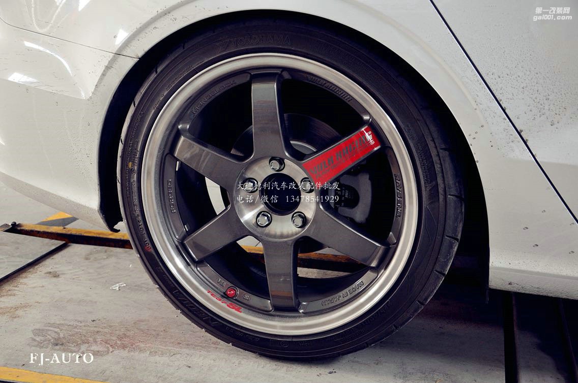 奧迪A3行走利器升級(jí)，RAYS+AP Racing鮑魚(yú)剎車