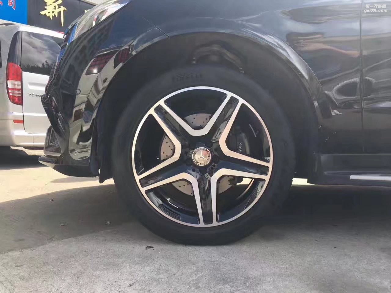 奔馳 ，換 原裝 20寸 AMG 完 工！