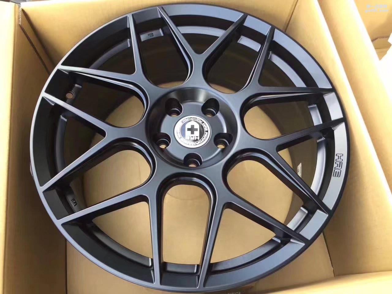奔馳，裝 美國 HRE  19寸  完工！