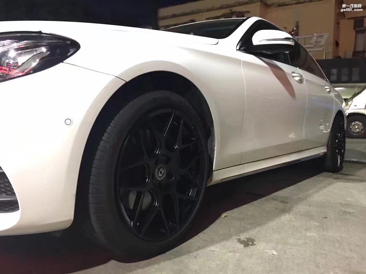 奔馳，裝 美國 HRE  19寸  完工！