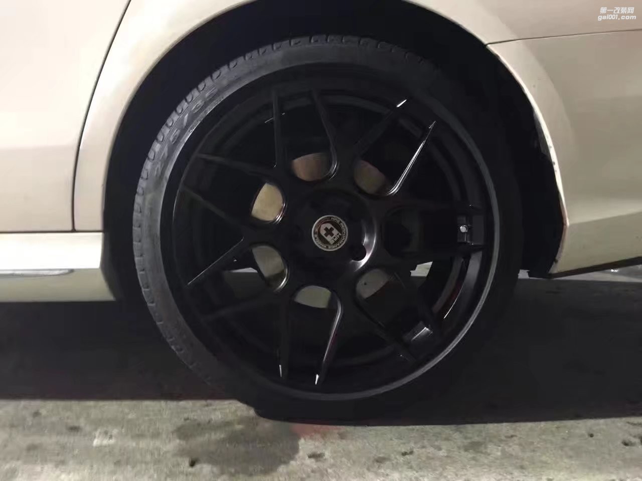 奔馳，裝 美國 HRE  19寸  完工！