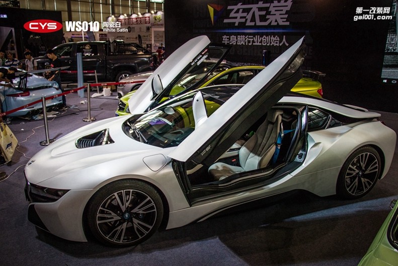 北京寶馬I8 CYS陶瓷白 WS010 汽車改色貼膜