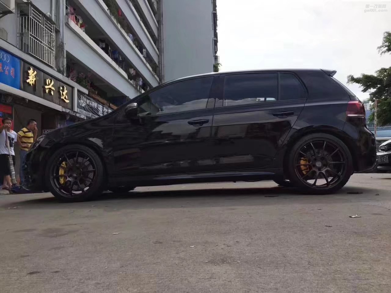 大眾，換 RAYS ZE40 19寸 完工 ！