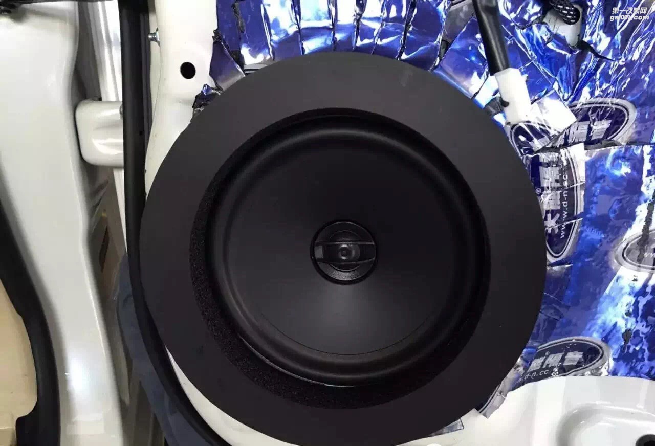 愛(ài)恨交加音樂(lè)節(jié)奏控汕頭市星悅汽車(chē)音響改裝豐田陸地巡洋艦玩出不一樣的精彩意大利赫茲三分頻發(fā)燒音質(zhì)