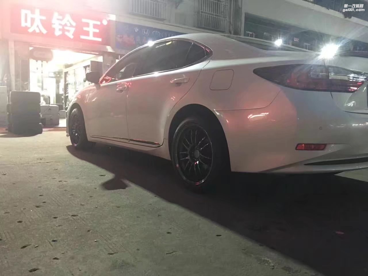 雷克薩斯，換 RAYS  RE30 完工！