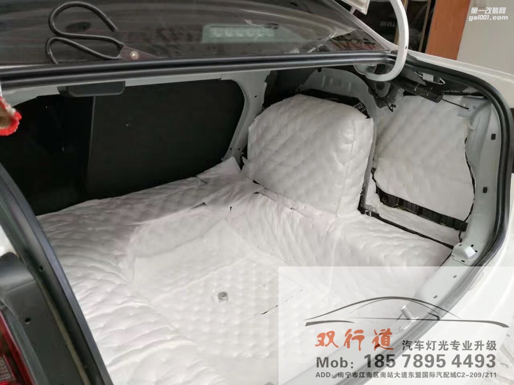 【南寧雙行道車燈】-升級后的音響才讓人沉醉