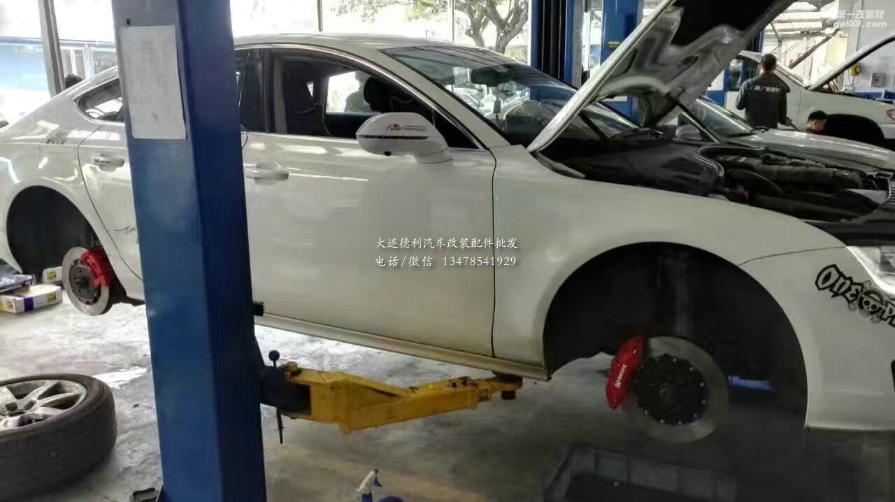 奧迪A7升級AP9040大六，后加大盤卡鉗噴紅，原車輪轂直上