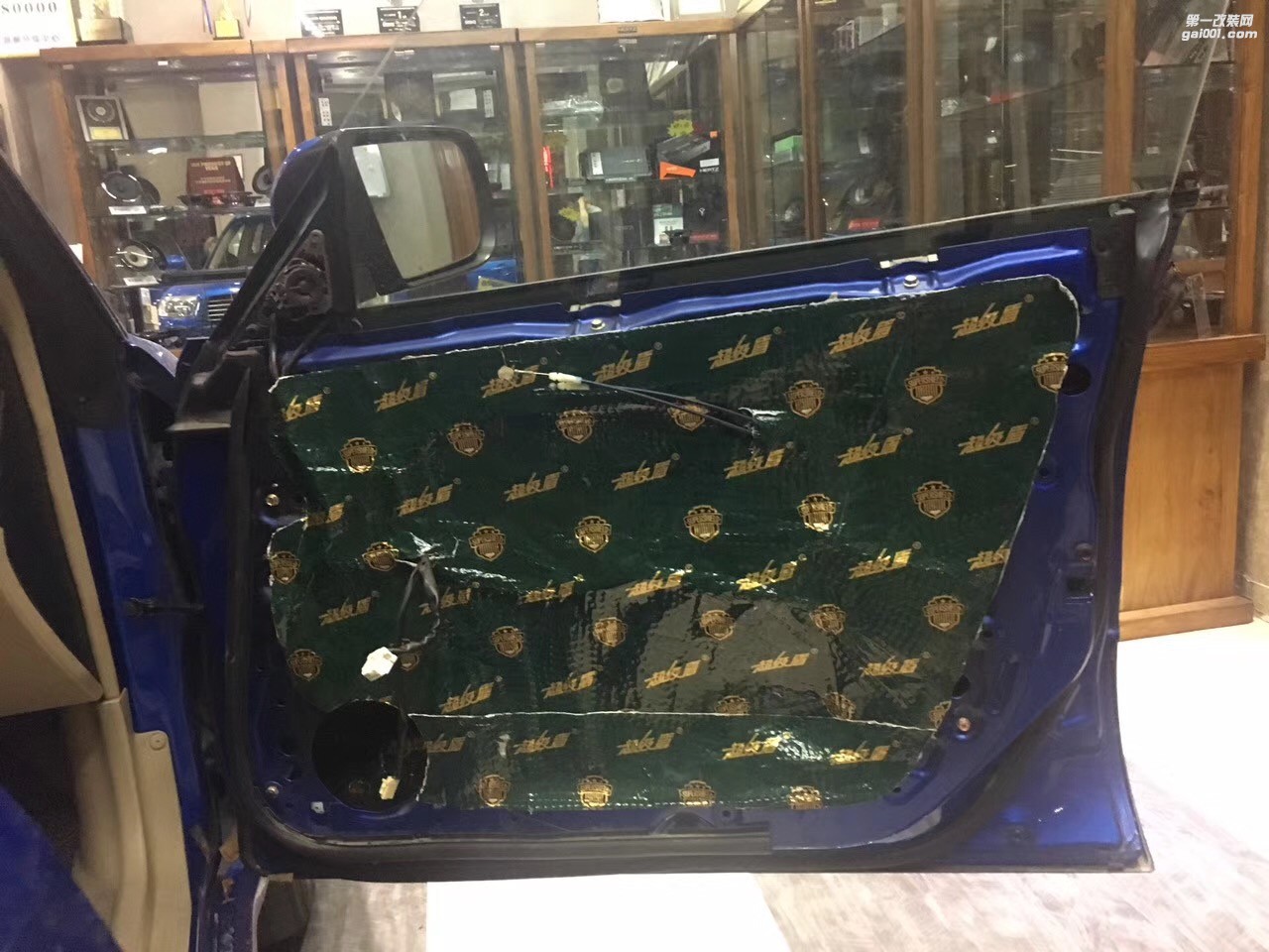 大能隔音核心金牌技術(shù)服務(wù)店汕頭市星悅汽車音響升級(jí)中心斯巴魯改裝大能超級(jí)盾隔音讓噪音遠(yuǎn)去寧?kù)o歸來(lái)