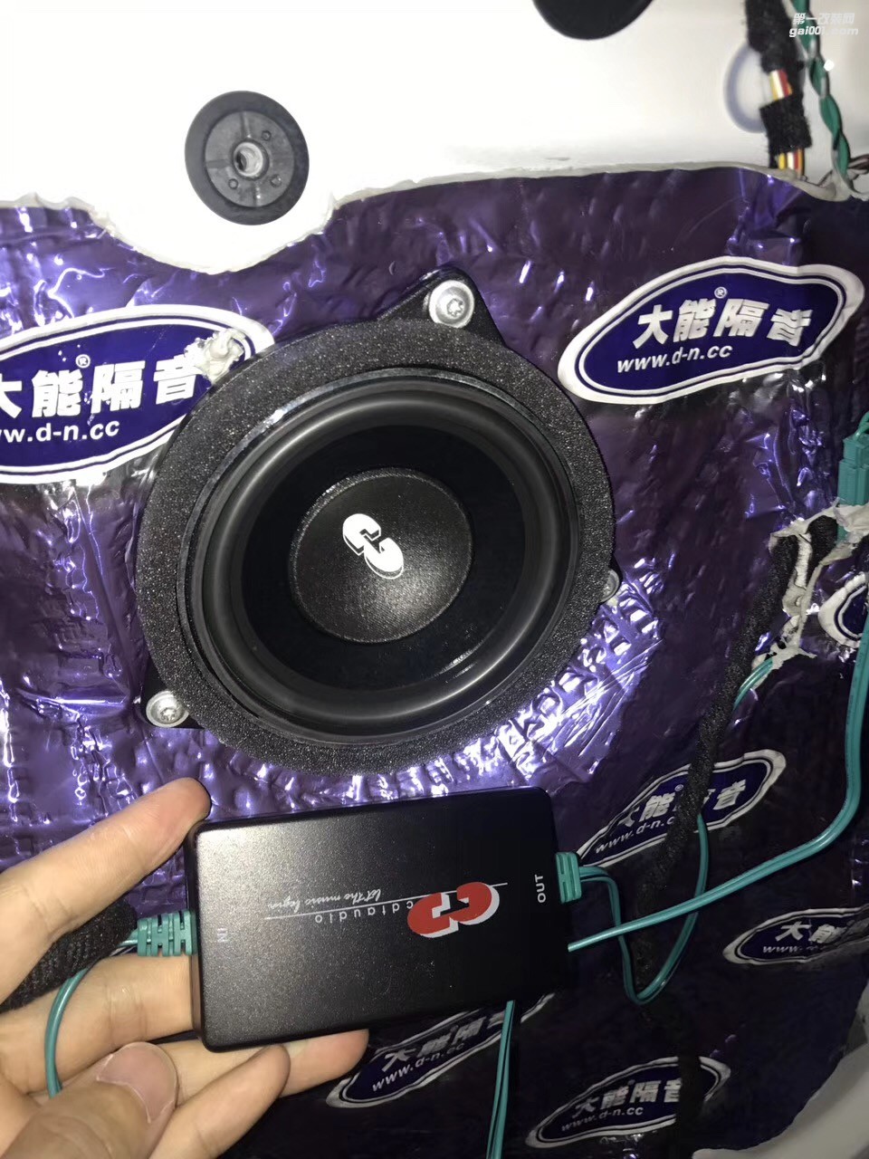 細致入微征服挑剔的耳朵寶馬3系升級大能隔音汕頭市星悅汽車音響改裝寶馬音響系統(tǒng)美國CDT專車專用無損安裝
