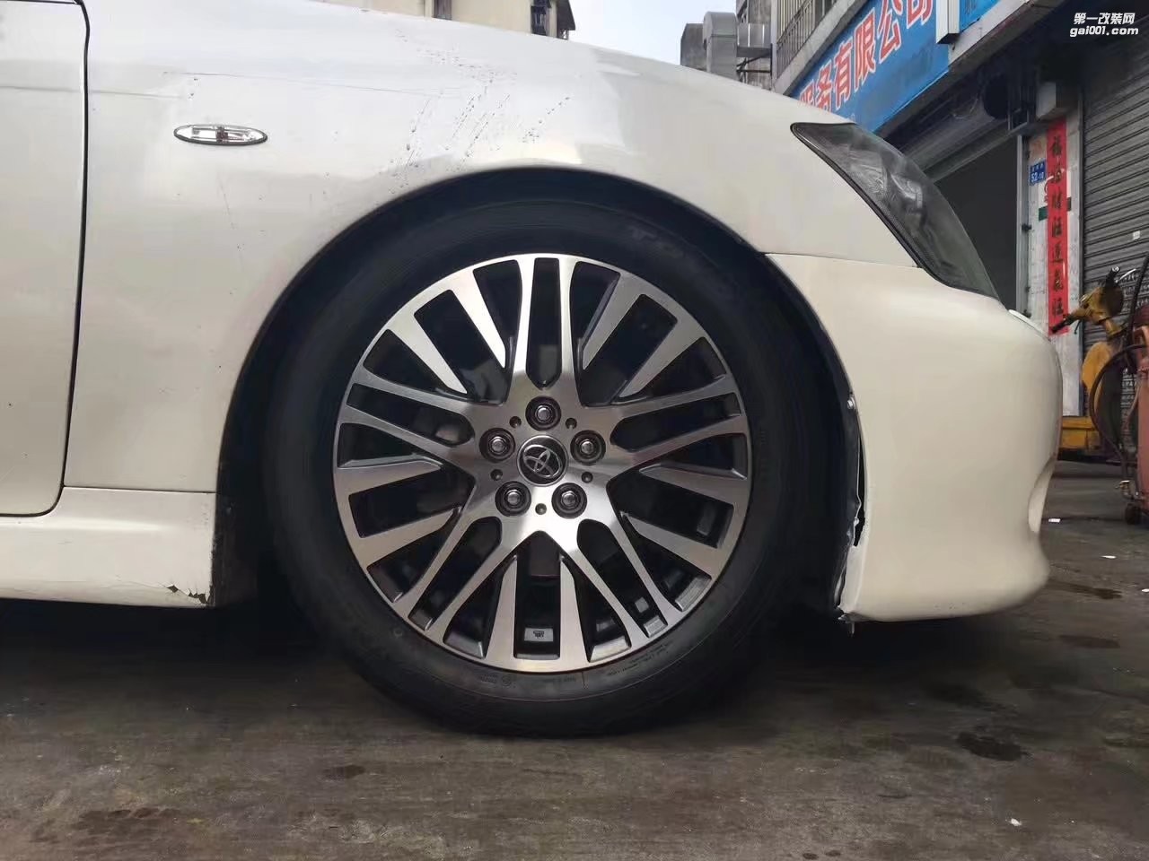 皇冠，換 原 裝 18寸 完工！