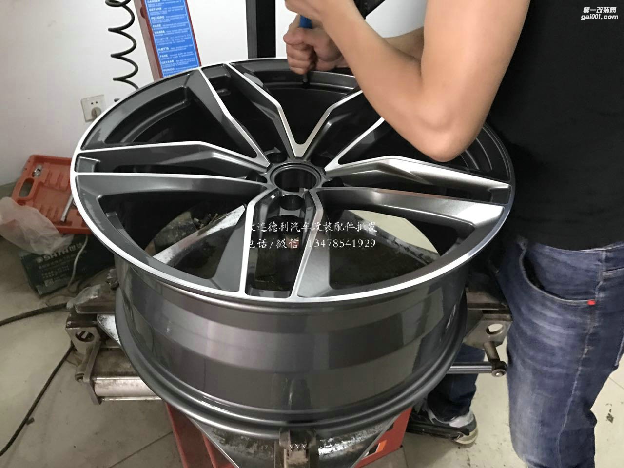 新款?yuàn)W迪Q7升級(jí)20寸鍛造輪轂