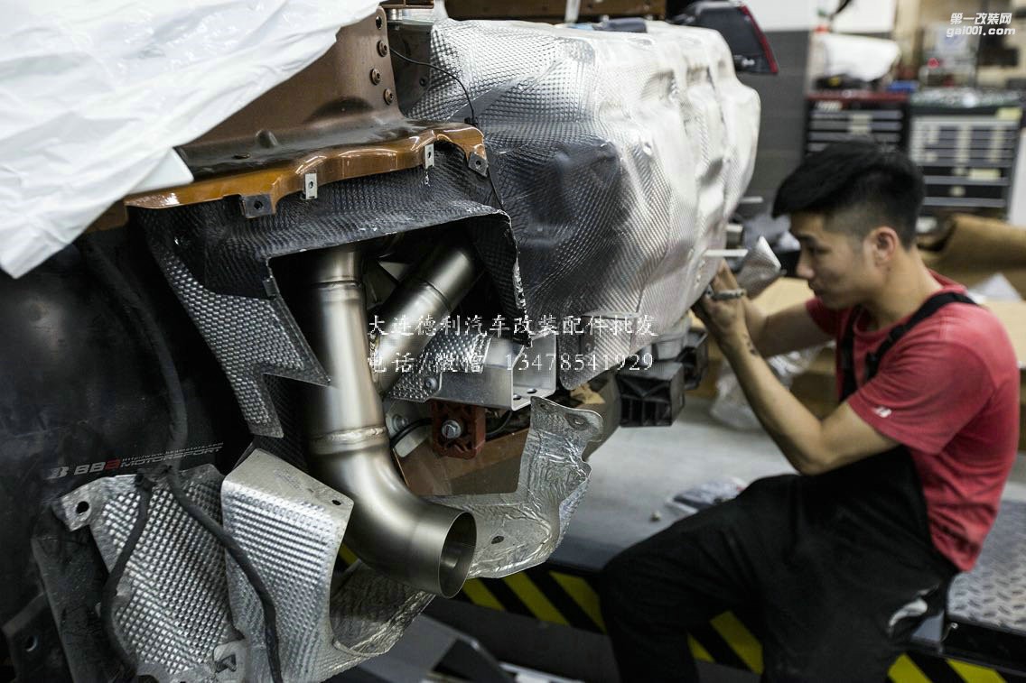 奧迪 R8 V10改裝天蝎 Akrapovic中尾段排氣