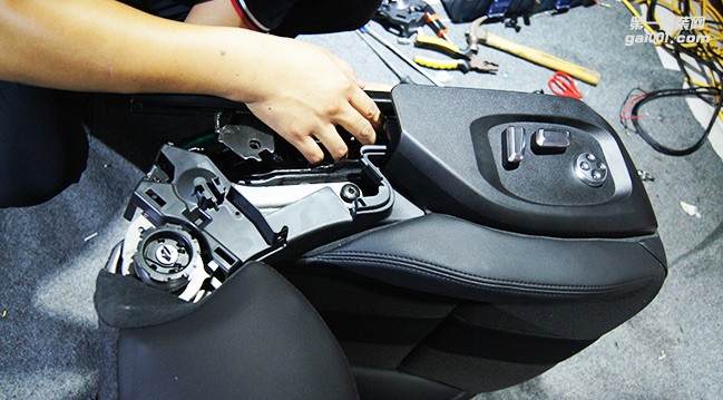 成都路虎攬勝電動座椅改裝—成都威威車改