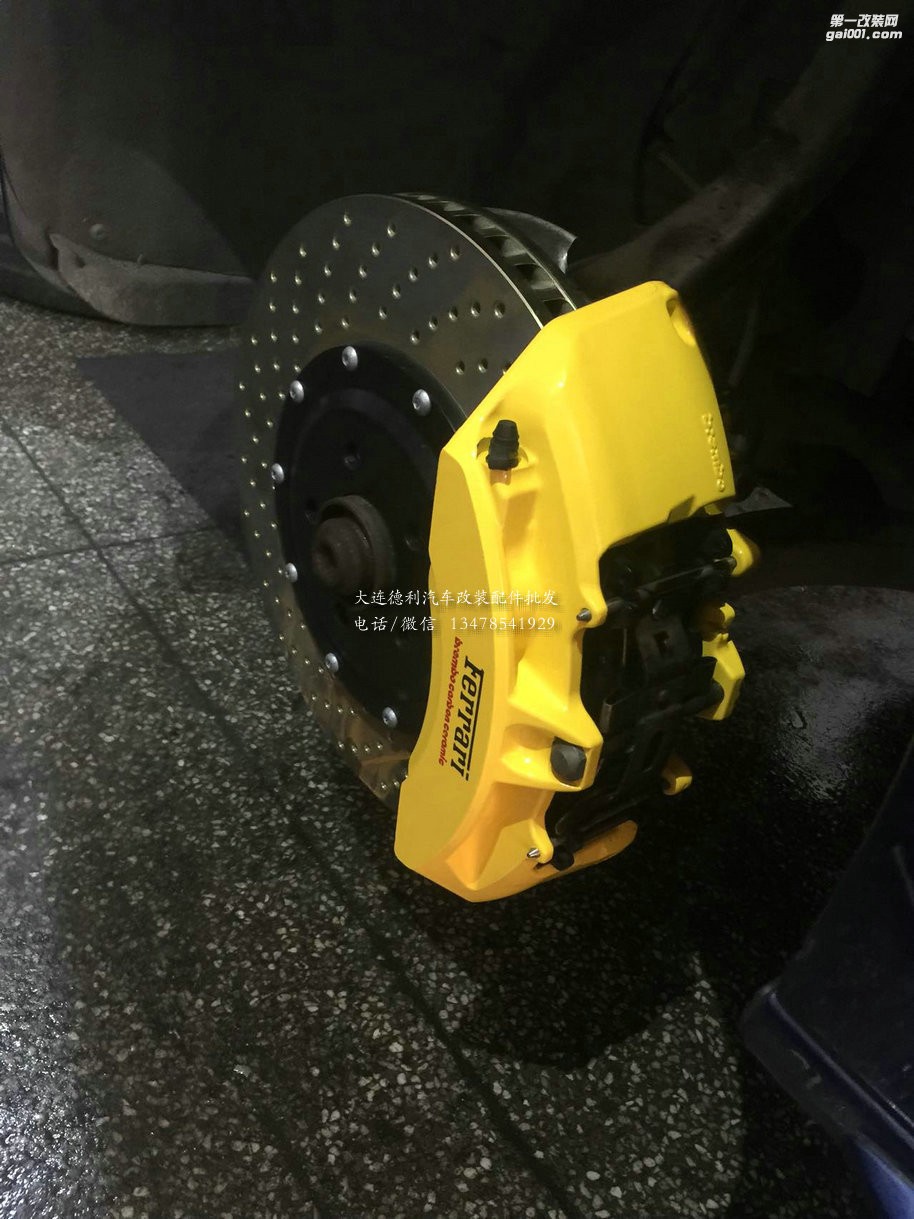 奧迪S5上brembo法拉利鈦合金活塞款大六，配380分體打孔碟