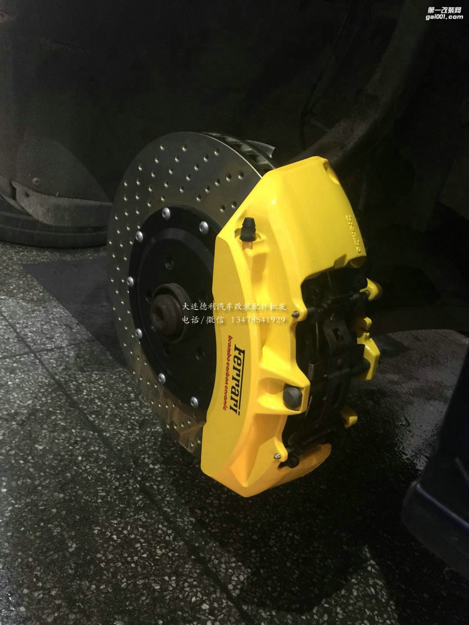 奧迪S5上brembo法拉利鈦合金活塞款大六，配380分體打孔碟