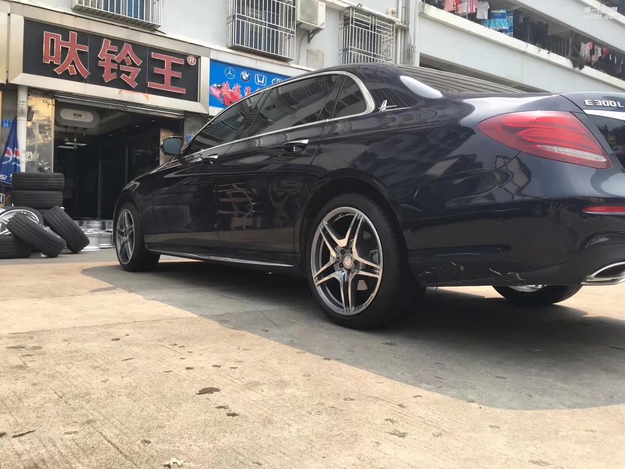 奔馳，換 原裝 19寸 AMG 完工！