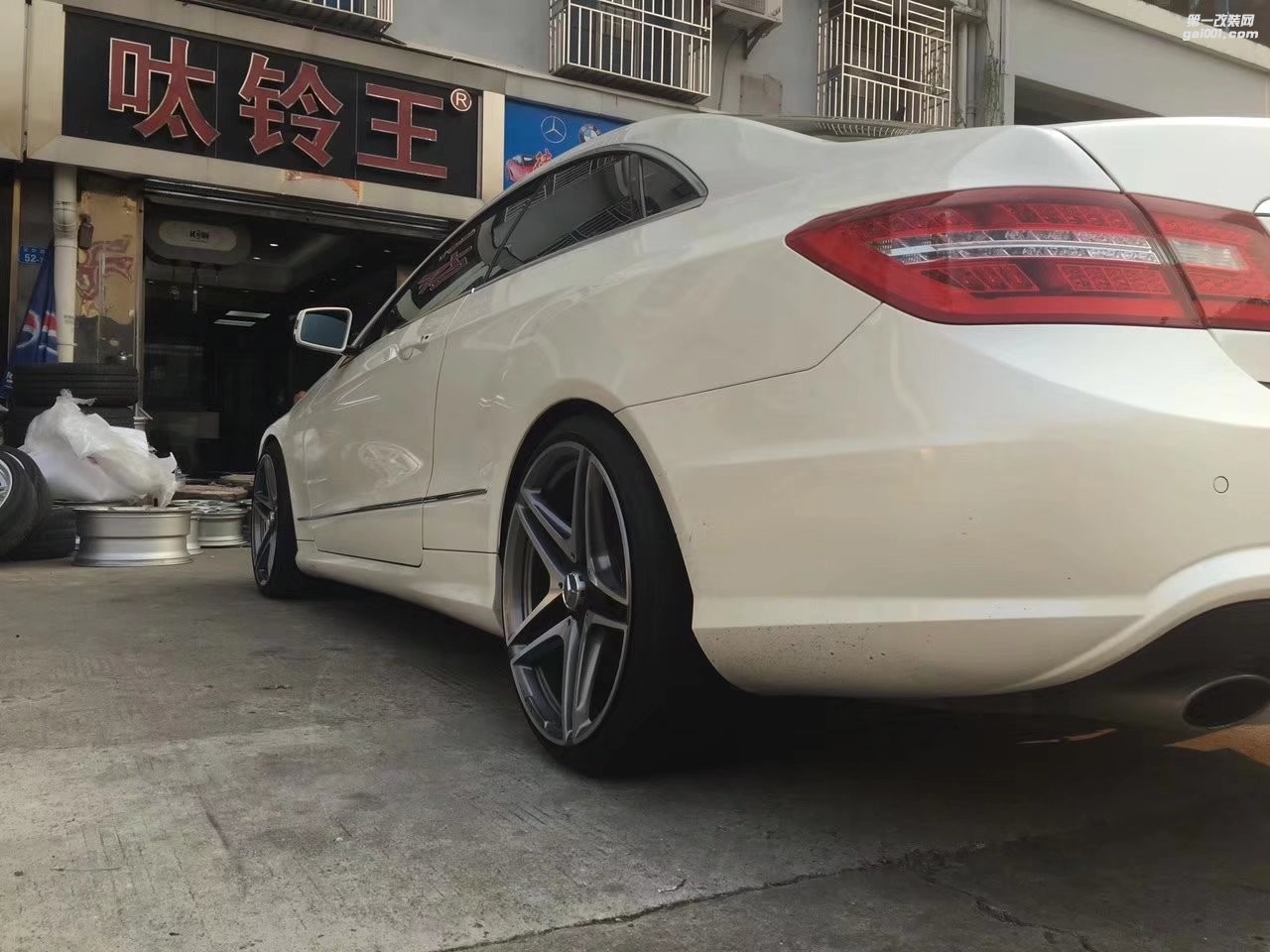 奔馳,換 19寸 AMG 完 工!