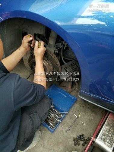 寶馬3系改裝升級寶馬M鮑魚剎車 前四 370 后二 345 BMW 320 安裝作業(yè)圖
