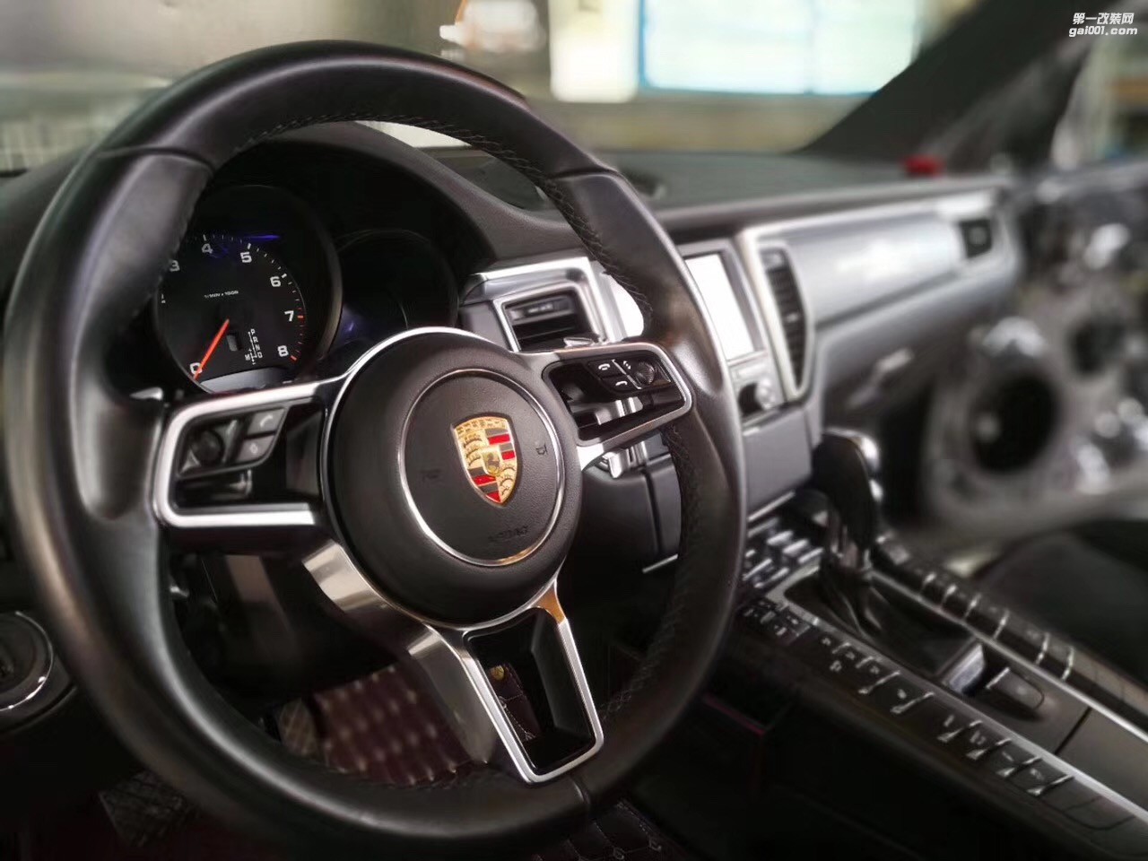 傳送能炸能聽的音樂不再是臆想保時捷全車音響改裝意大利赫茲汕頭市星悅汽車音響改裝盡享尊貴與奢華