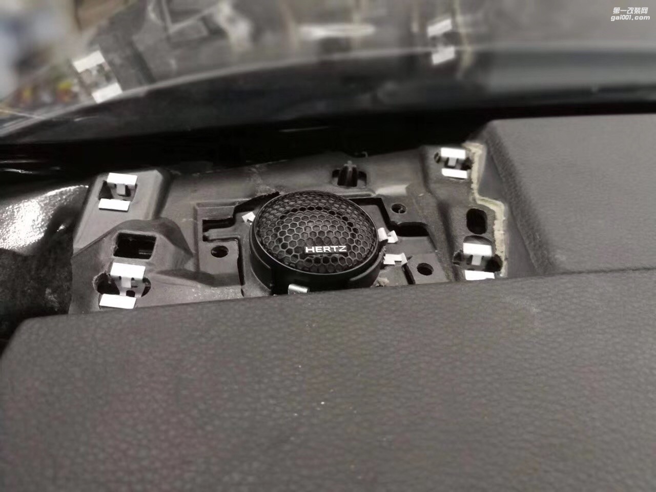 傳送能炸能聽的音樂不再是臆想保時捷全車音響改裝意大利赫茲汕頭市星悅汽車音響改裝盡享尊貴與奢華