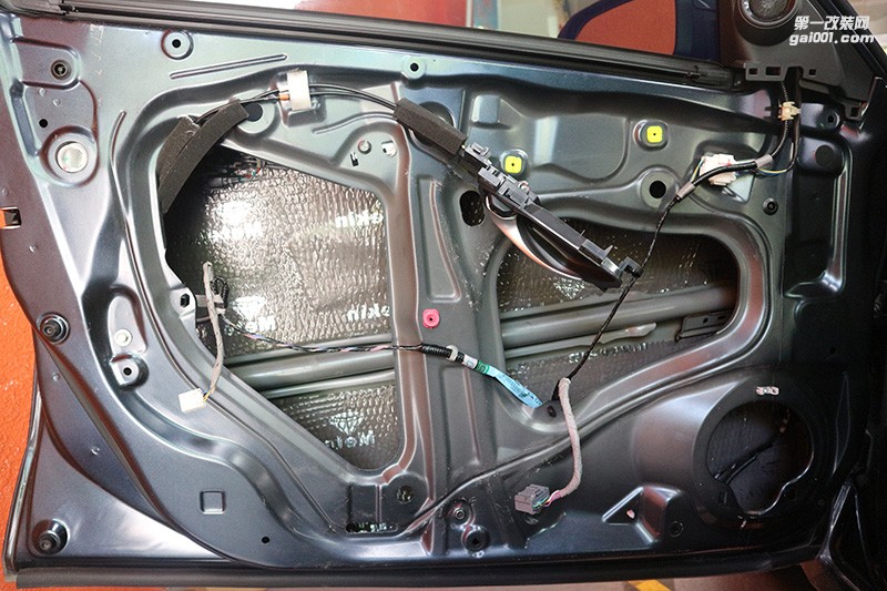 清遠(yuǎn)汽車音響改裝——本田思域前門兩門隔音升級(jí)