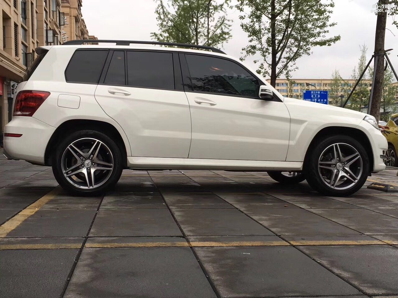 奔馳GLK改裝升級(jí)19寸AMG五星輪轂