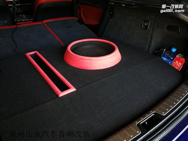 寶馬X6爆改低音 MTX9512低音炮 造型酷似火山口 泉州山水汽車音響改裝