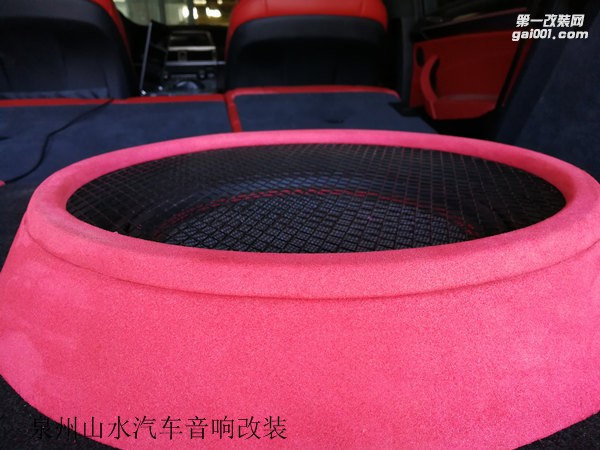寶馬X6爆改低音 MTX9512低音炮 造型酷似火山口 泉州山水汽車音響改裝