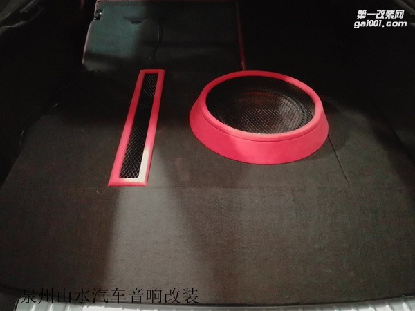 寶馬X6爆改低音 MTX9512低音炮 造型酷似火山口 泉州山水汽車音響改裝