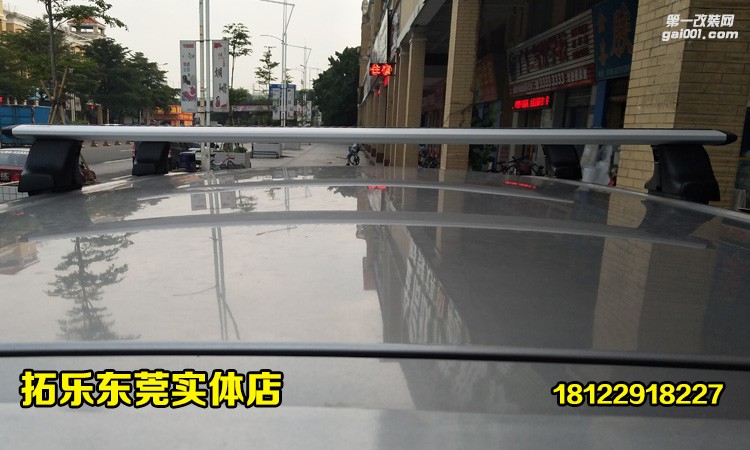東風(fēng)日產(chǎn)帥客拓樂(lè)車(chē)頂汽車(chē)行李架橫桿安裝實(shí)物拍攝