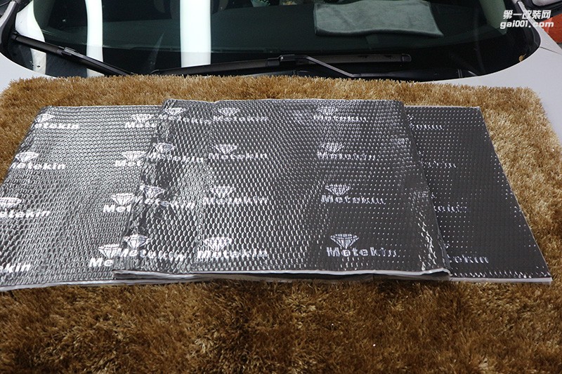 清遠汽車音響改裝——本田思域兩門美特靜灰鉆環(huán)保隔音