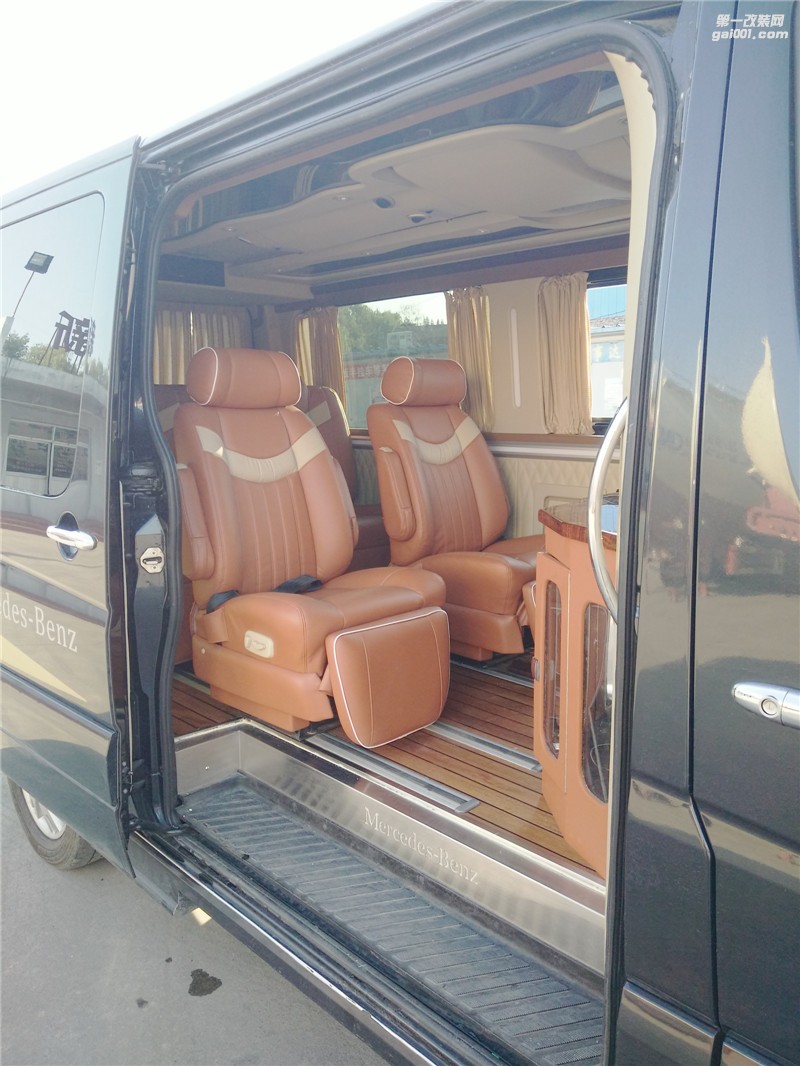 奔馳斯賓特內(nèi)飾改裝--西安漢楓房車