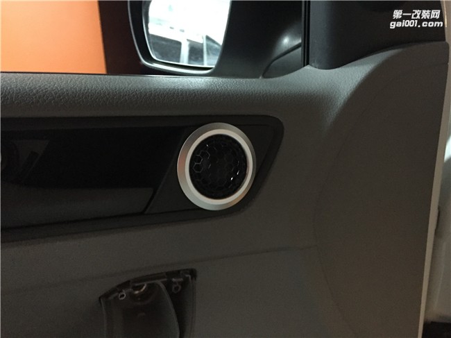 清遠(yuǎn)汽車(chē)音響改裝——大眾桑塔納全車(chē)美特靜隔音+歌劇世家音響改裝