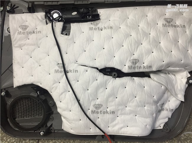 清遠(yuǎn)汽車(chē)音響改裝——大眾桑塔納全車(chē)美特靜隔音+歌劇世家音響改裝
